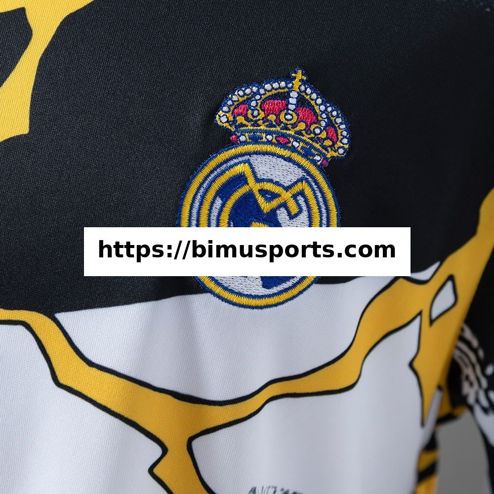 Camisola Real Madrid 25/26 Avengers - Pré-Jogo (Preto e Branco)
