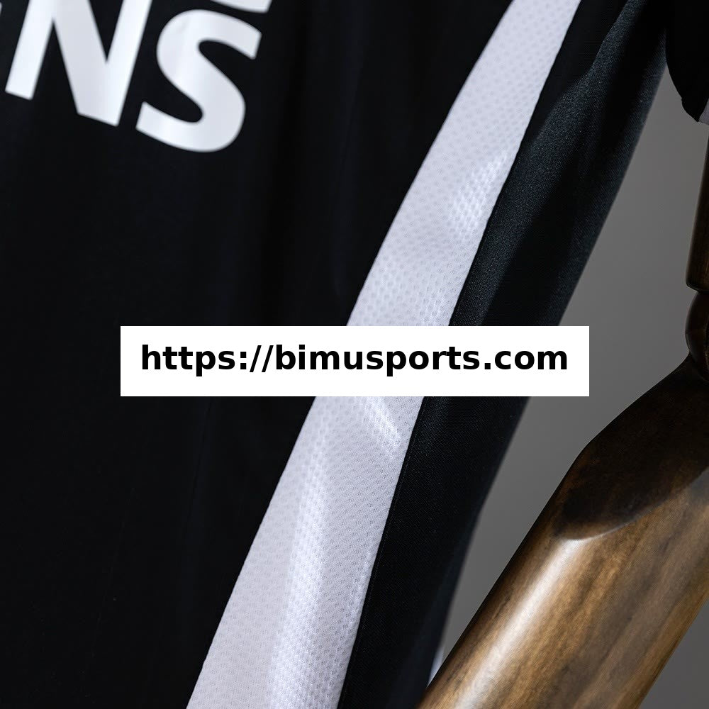 Camisola Retro Real Madrid 06/07 Terceira Alternativa