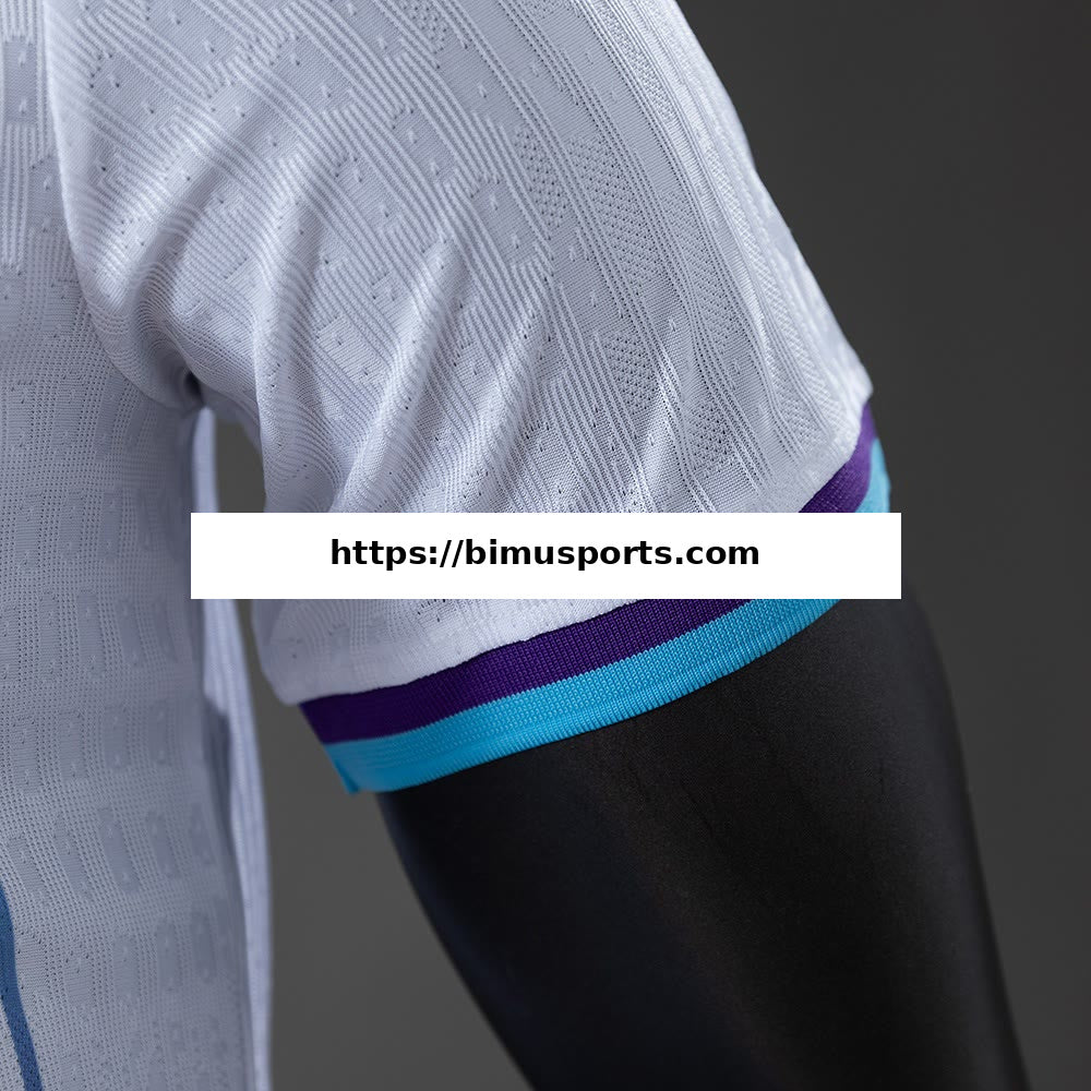 Camisola Barcelona 26/27 Edição Especial Versão de Jogador - Branco