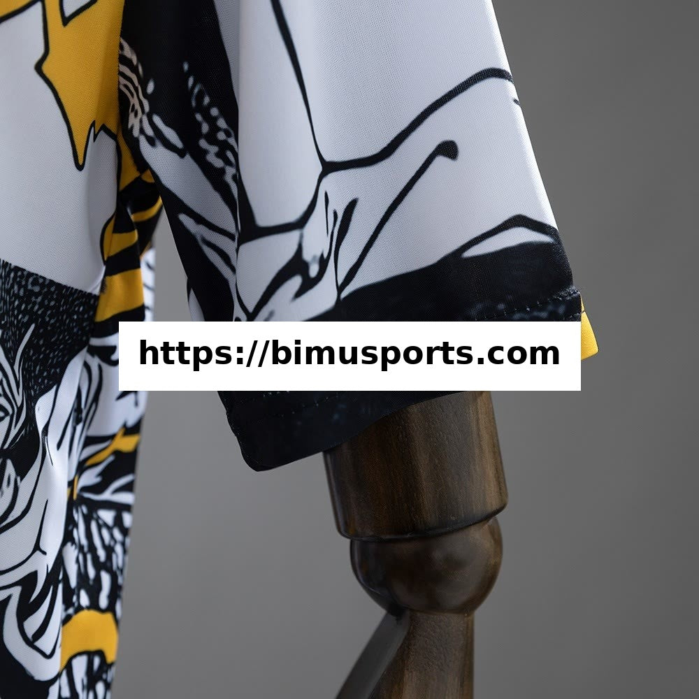 Camisola Real Madrid 25/26 Avengers - Pré-Jogo (Preto e Branco)