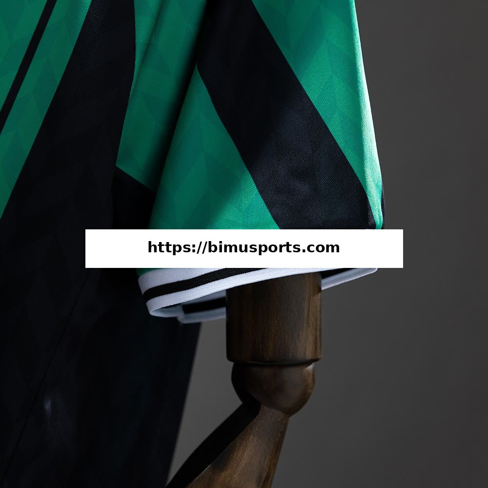 Camisola Real Betis Balompi#U00e9. Camiseta OverTamanho NegraVerde
