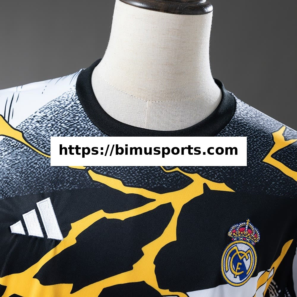 Camisola Real Madrid 25/26 Avengers - Pré-Jogo (Preto e Branco)
