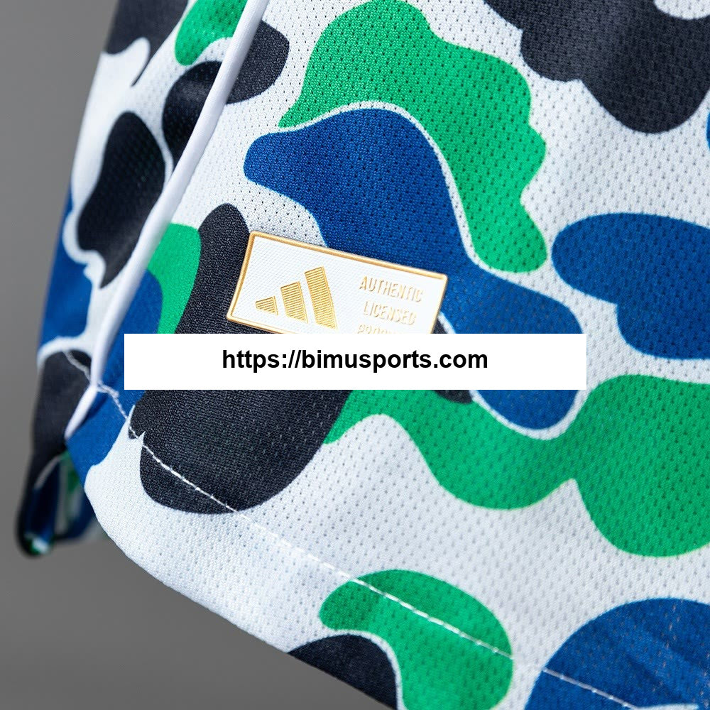 Camisola BAPE Collaboration Player versão
