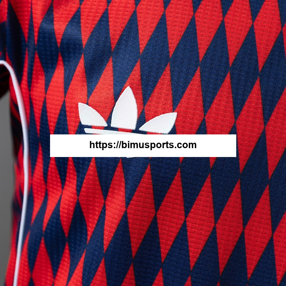 Camisola vermelha da versão do jogador do Bayern de Munique 25/26