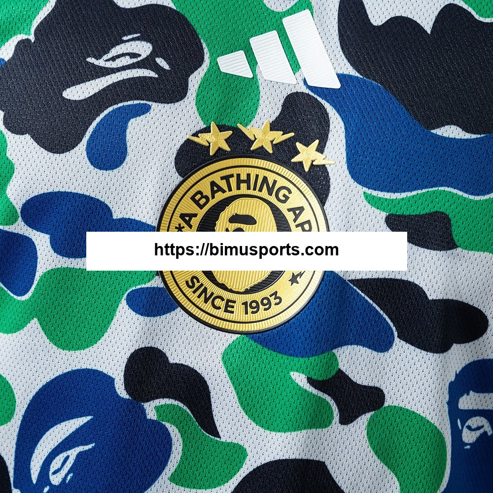 Camisola BAPE Collaboration Player versão