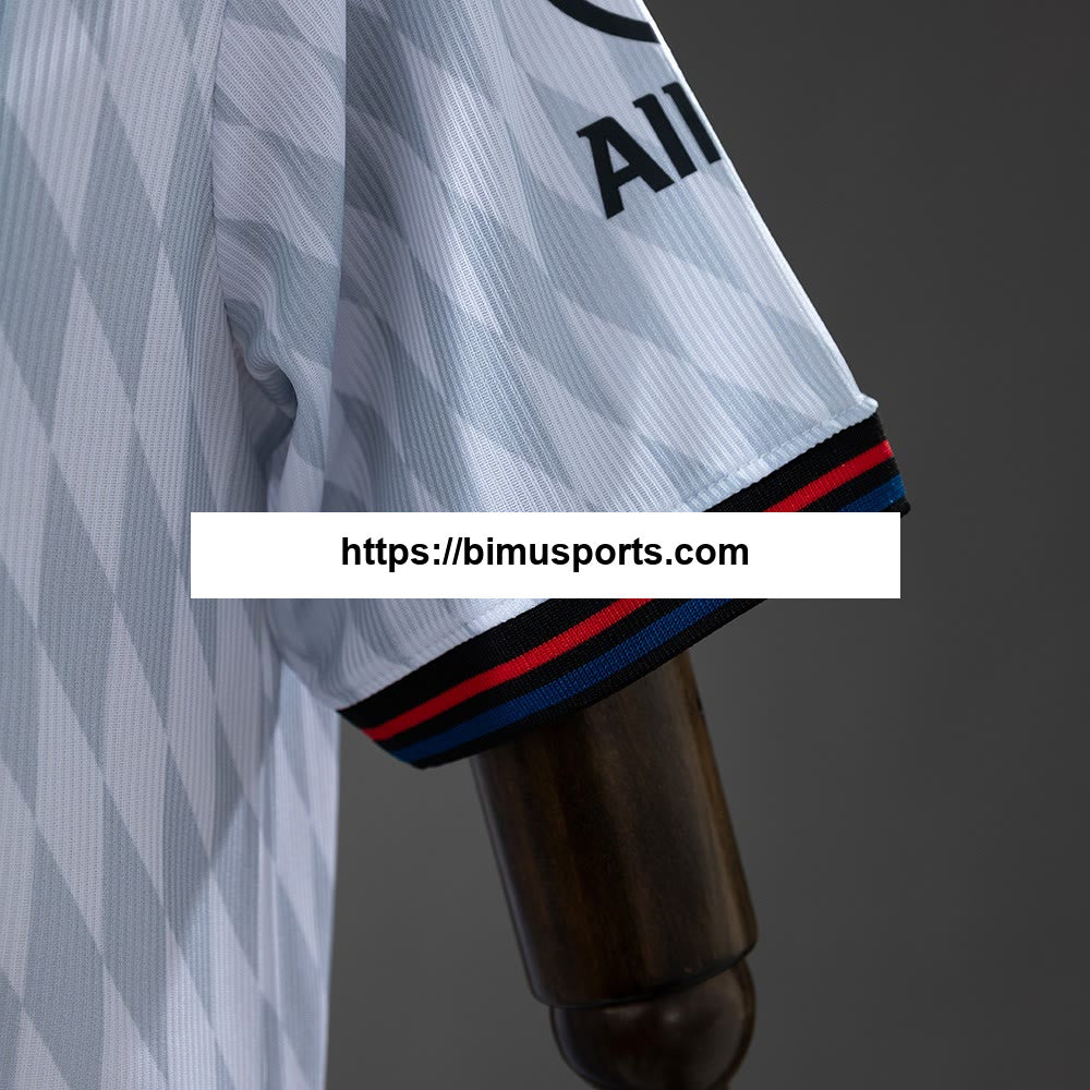 Camisola alternativa do Bayern de Munique 26/27