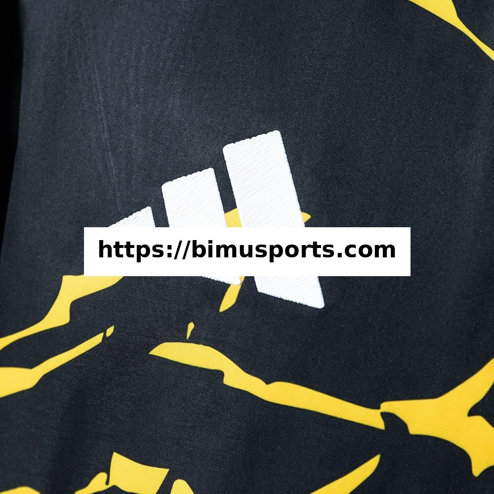 Camisola Real Madrid 25/26 Avengers - Pré-Jogo (Preto) Corta-Vento