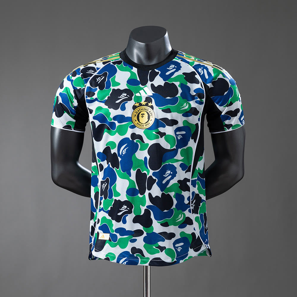 Camisola BAPE Collaboration Player versão