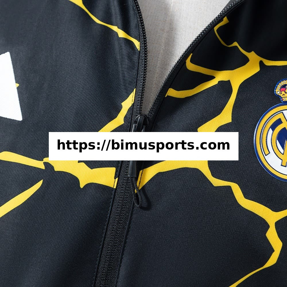 Camisola Real Madrid 25/26 Avengers - Pré-Jogo (Preto) Corta-Vento