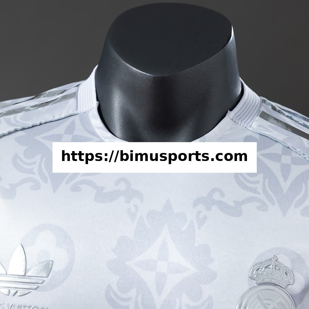 Camisola Real Madrid 25/26 Galáxia Luzes Edição Especial Versão de Jogador