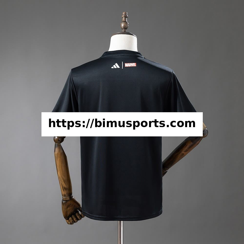 Camisola Real Madrid 25/26 Avengers - Pré-Jogo(Preto)
