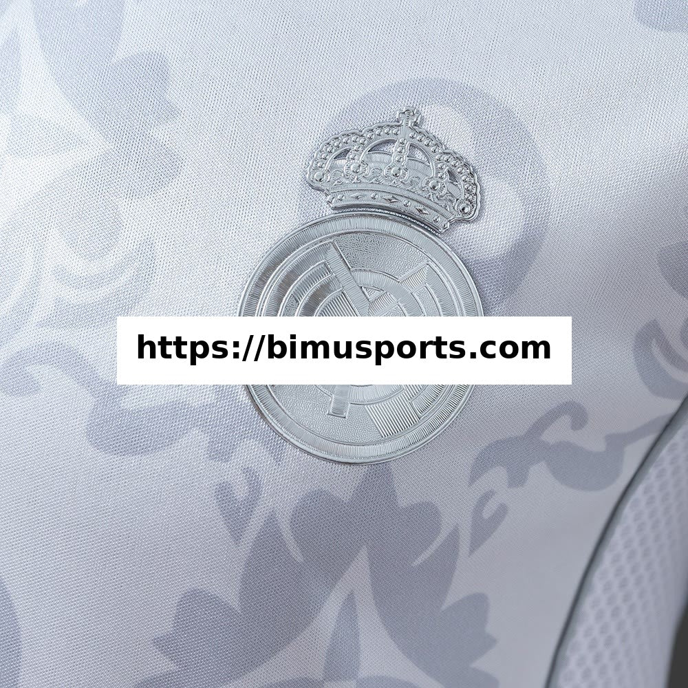 Camisola Real Madrid 25/26 Galáxia Luzes Edição Especial Versão de Jogador