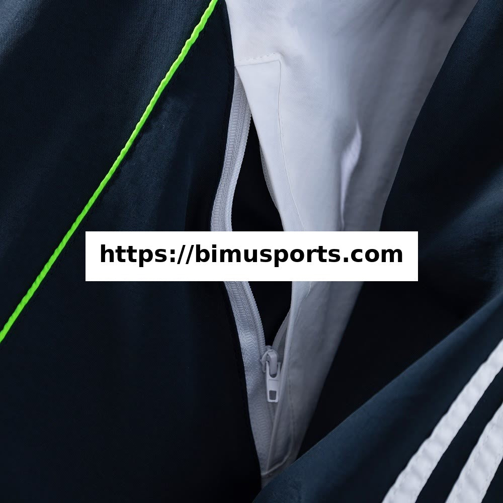 Camisola Real Madrid Corta-Vento - Azul-Marinho & Branco