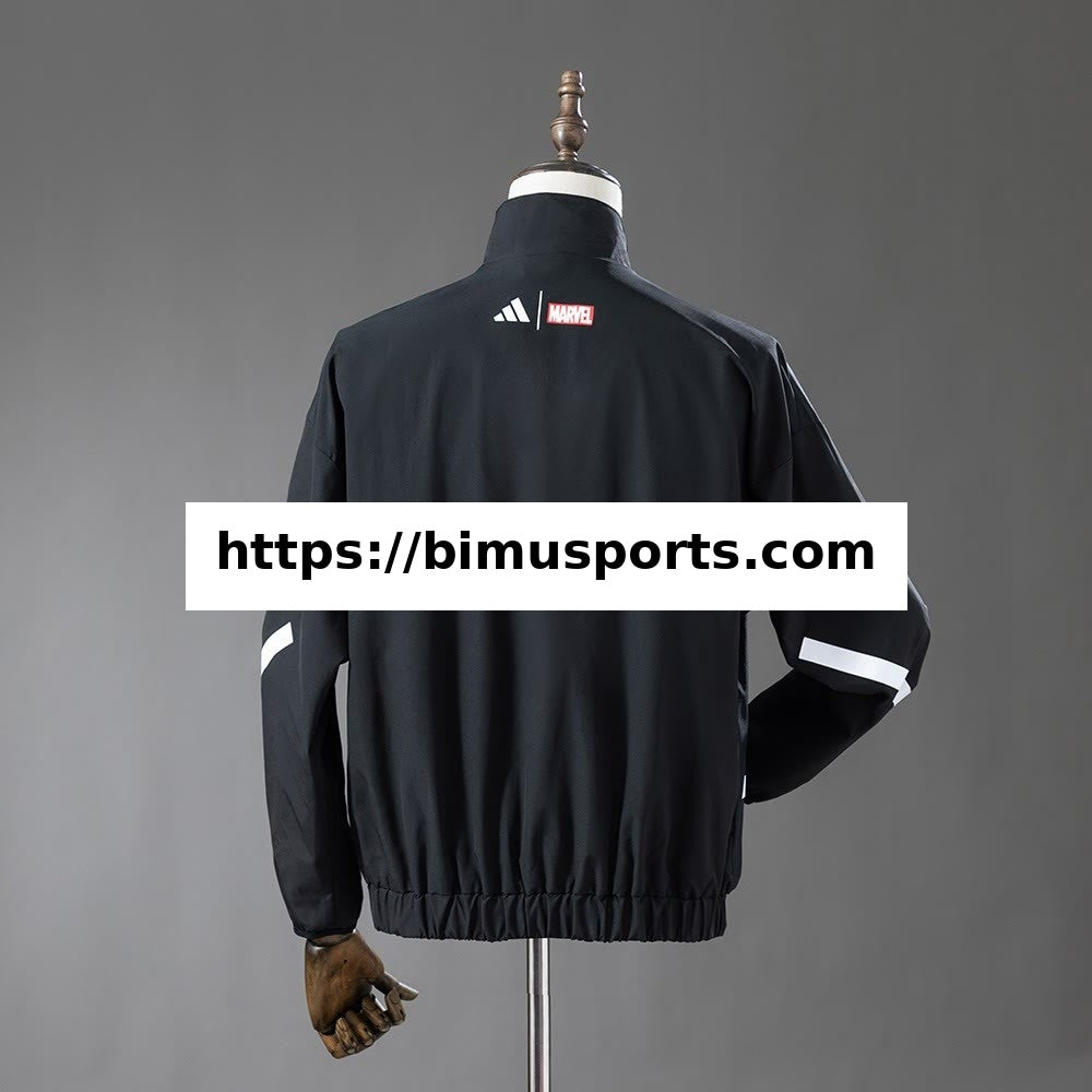 Camisola Real Madrid 25/26 Avengers - Pré-Jogo (Preto) Corta-Vento