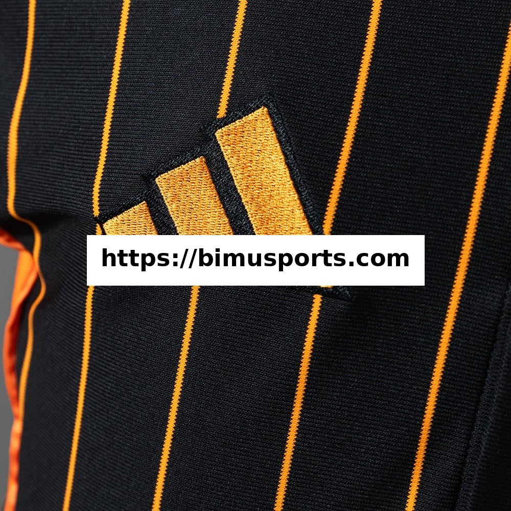 Camisola Real Madrid 25/26 Baseball - Preto e Laranja Às Riscas