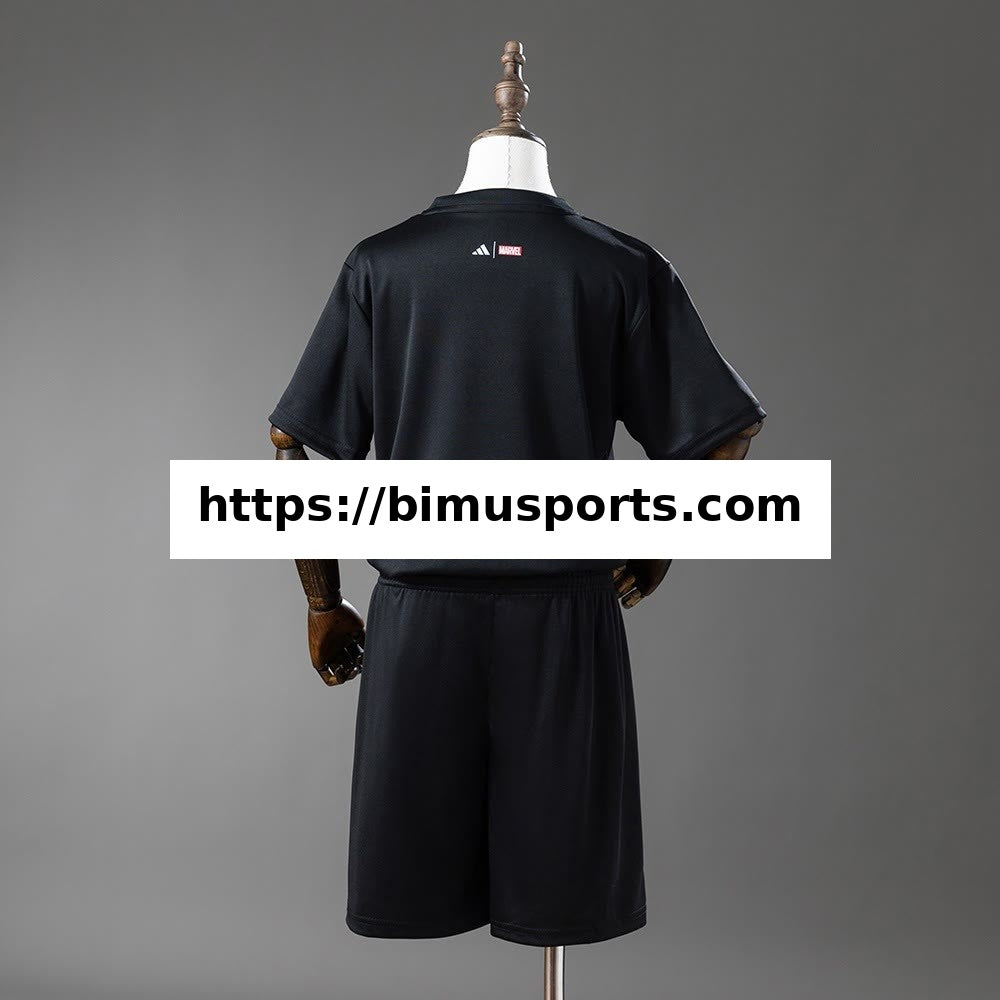Camisola Real Madrid 25/26 Avengers - Pré-Jogo(Preto) Infantil
